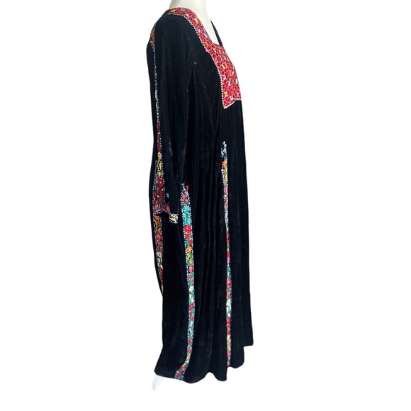 Vintage 60’s Boho Renaissance-Styled Black Velvet Dress Floral Embroidery Panels - Picture 4 of 16